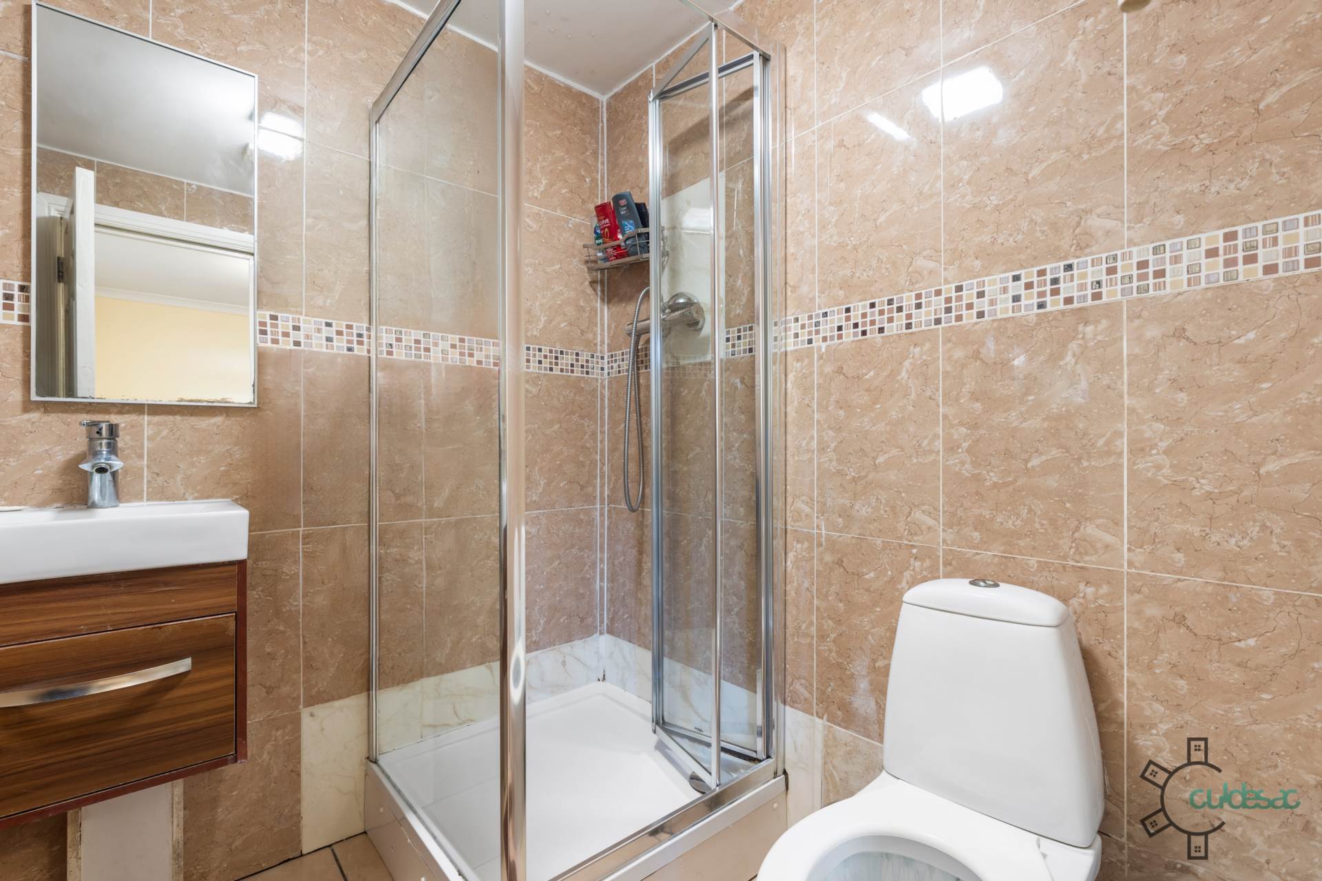 Elfrida Close, Woodford IG8, Image 6