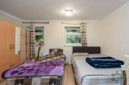 Elfrida Close, Woodford IG8, Image 5