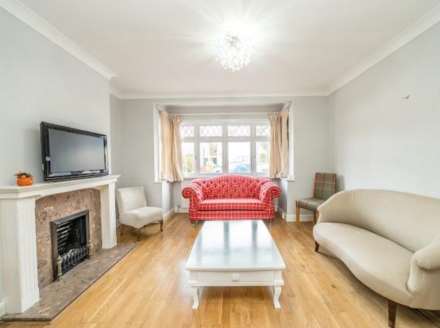 Whitton Waye, Hounslow Central TW3, Image 3