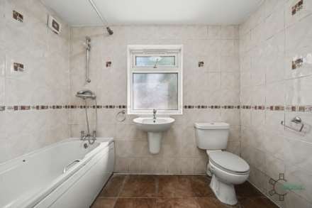 Bartle Avenue, East Ham E6, Image 10