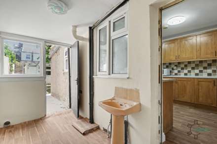 Bartle Avenue, East Ham E6, Image 4