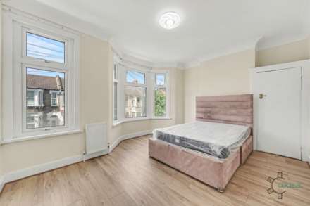 Bartle Avenue, East Ham E6, Image 9