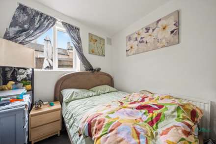 Baker Street, Enfield EN1, Image 9