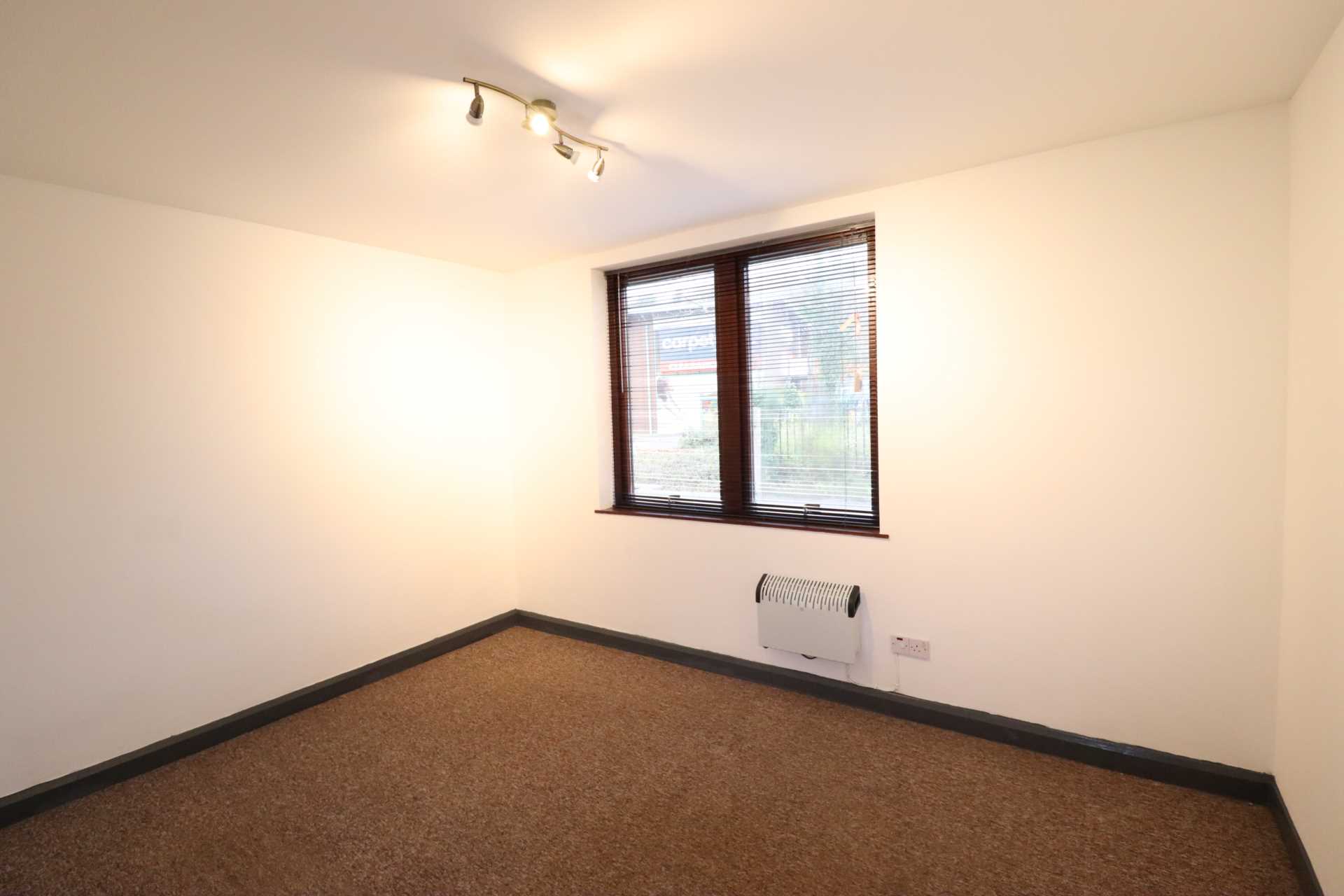 Buckingham Pace, High Wycombe, Image 3
