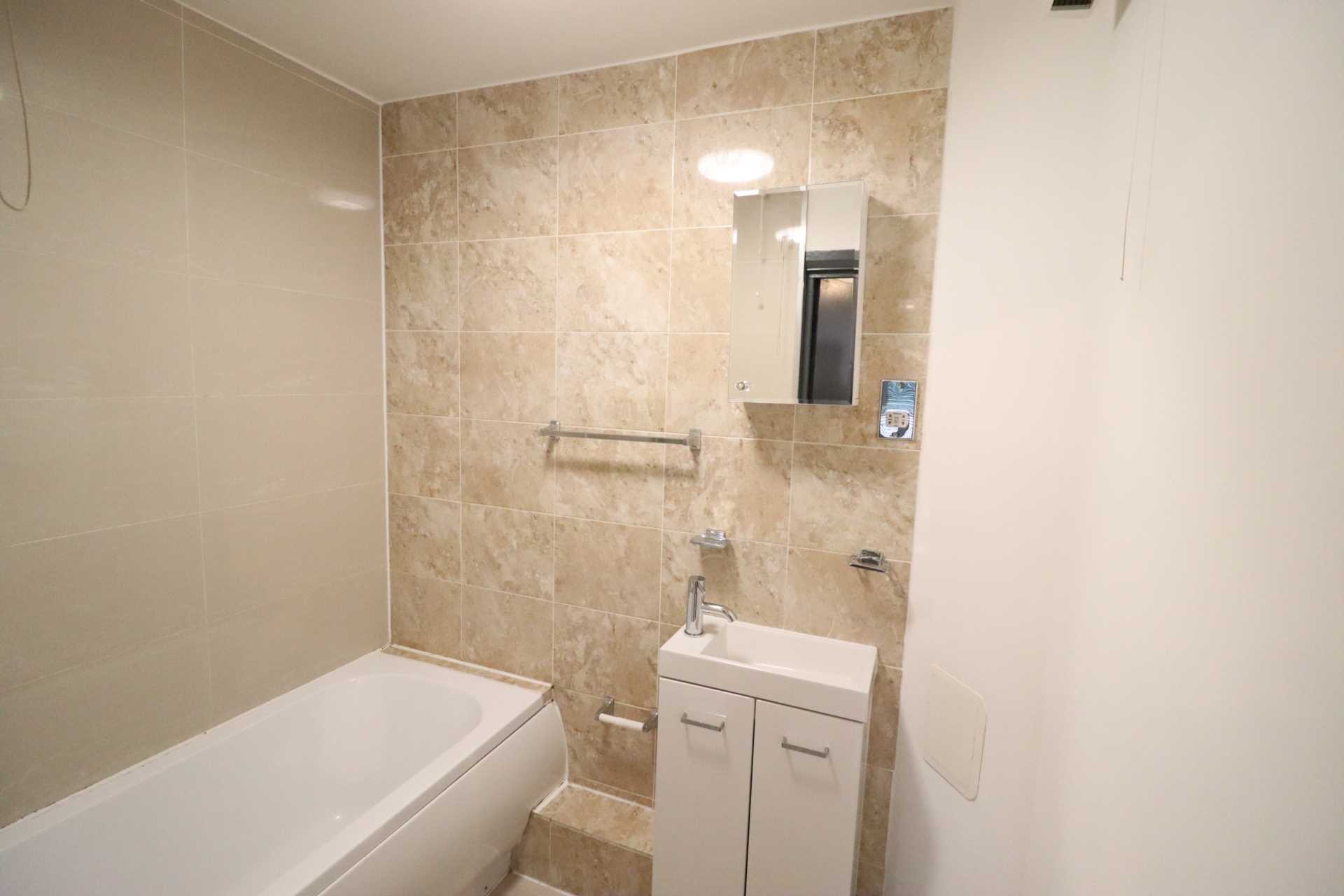 Buckingham Pace, High Wycombe, Image 4