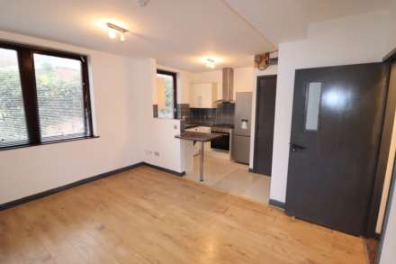 Buckingham Pace, High Wycombe, Image 2