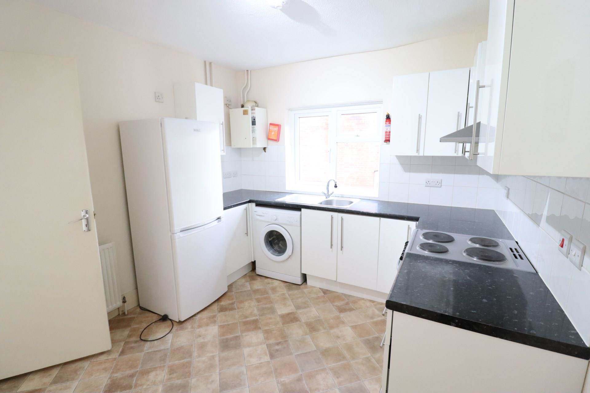 Priory Avenue, High Wycombe, Image 2