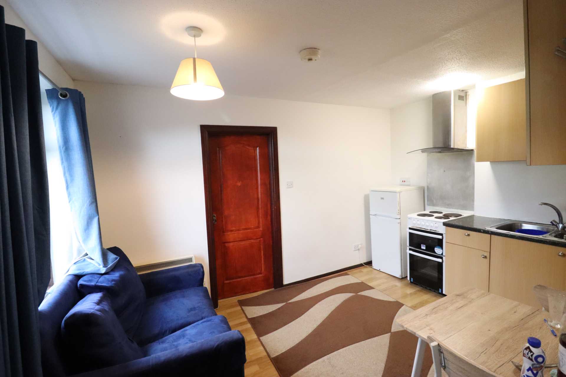 Priory Avenue, High Wycombe, Image 2