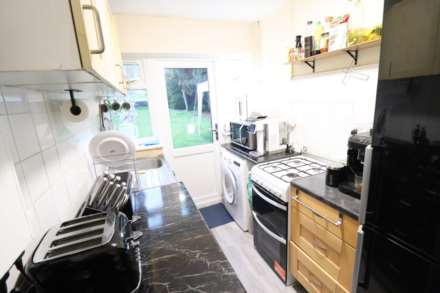 Chairborough Road, High Wycombe. HP12 3HN, Image 2