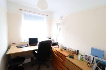 Chairborough Road, High Wycombe. HP12 3HN, Image 8