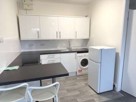 Priory Avenue, High Wycombe, Image 2