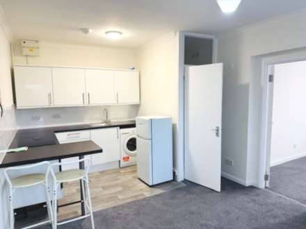 Priory Avenue, High Wycombe, Image 3