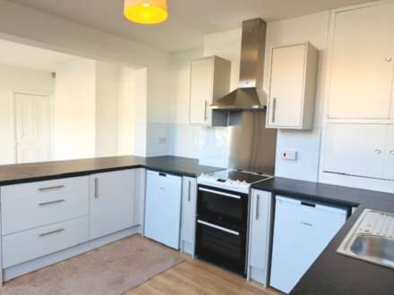 Lindsay Avenue, High Wycombe, Image 2