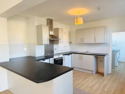 Lindsay Avenue, High Wycombe, Image 3