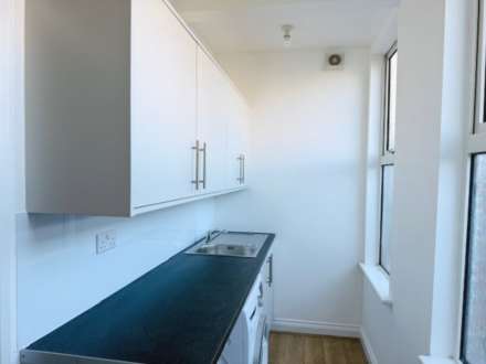 Lindsay Avenue, High Wycombe, Image 4