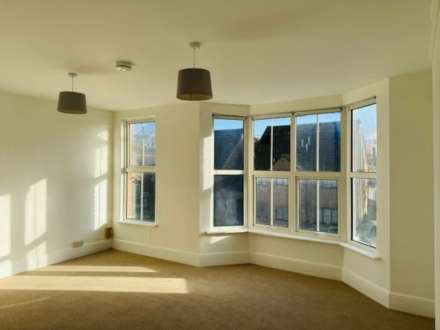 Lindsay Avenue, High Wycombe, Image 7