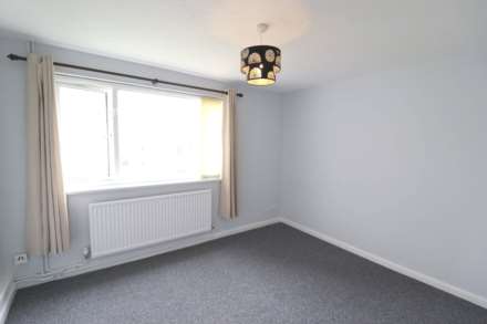 Mitchum Walk, Aylesbury, Image 3