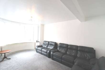 Property For Rent Chairborough Road, High Wycombe