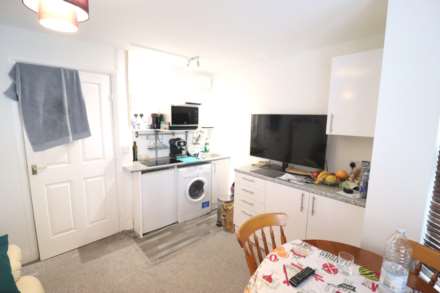 Castle Street, High Wycombe, Image 2