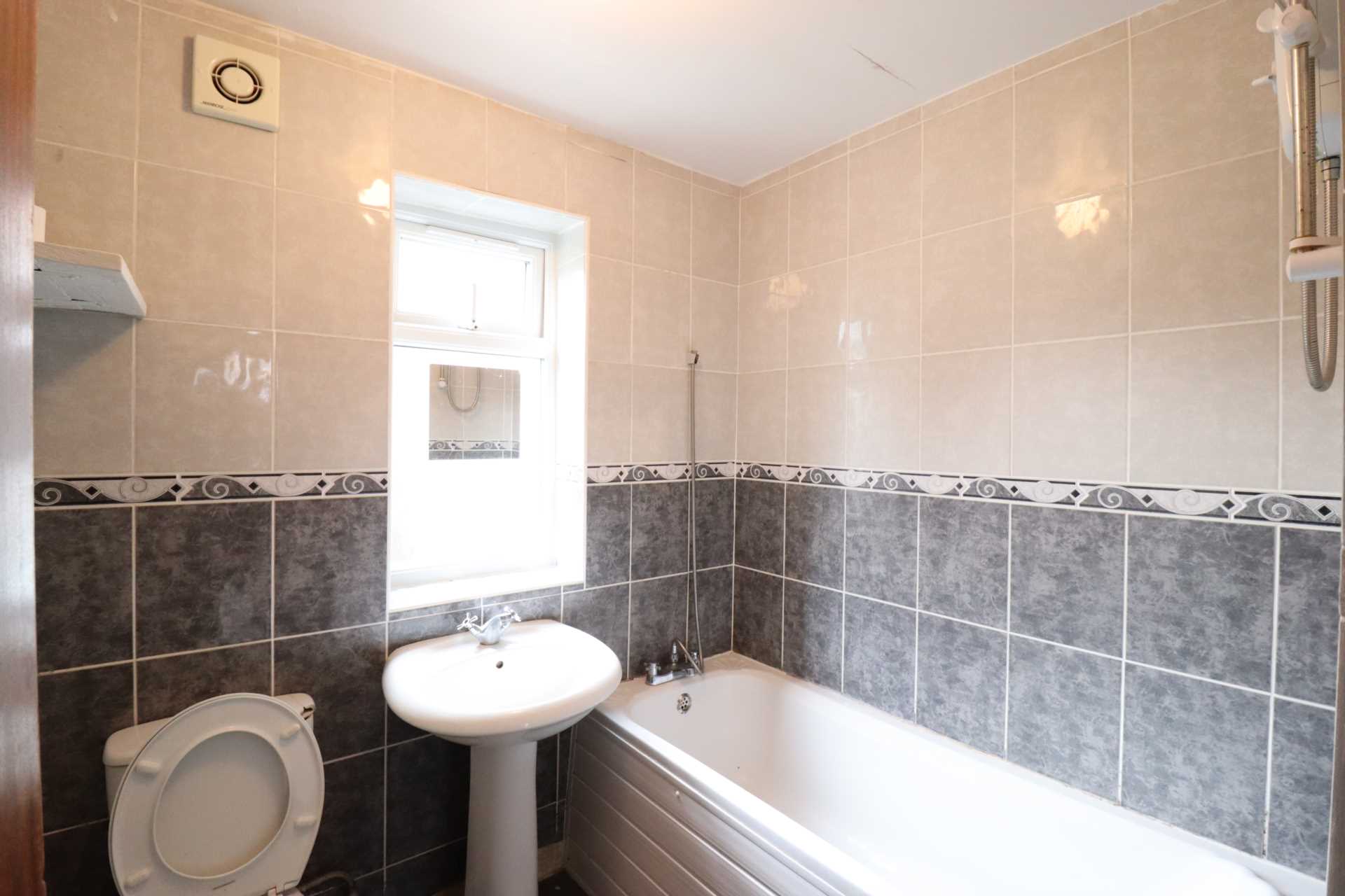Chairborough Road,, Image 4