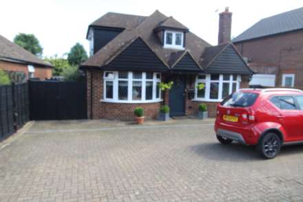 3 Bedroom Detached Bungalow, Highfield Avenue, High Wycombe
