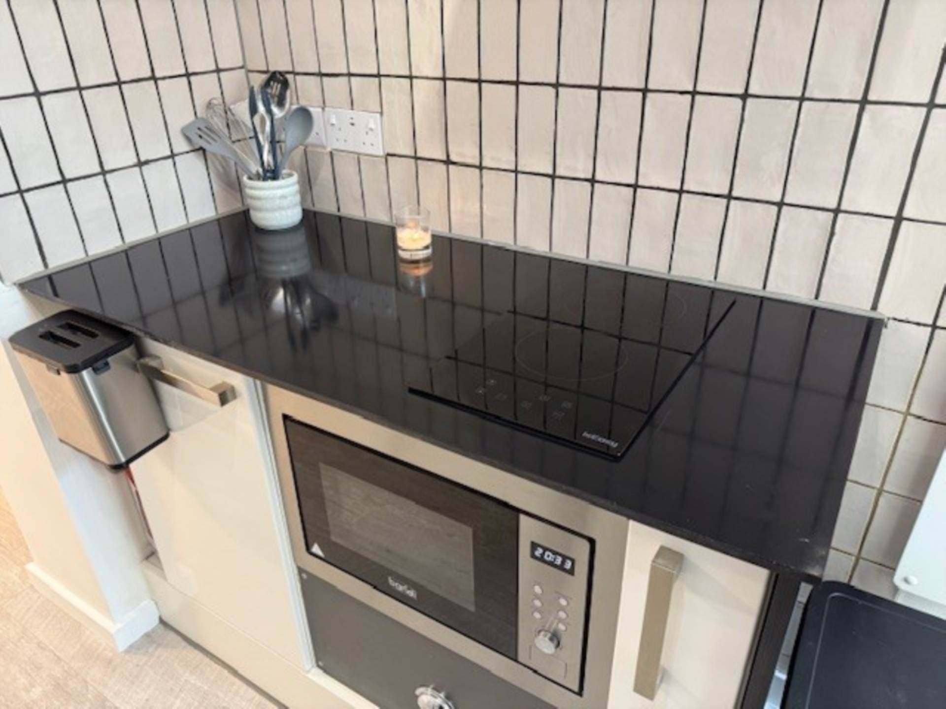 POPPY COTTAGE, Image 2