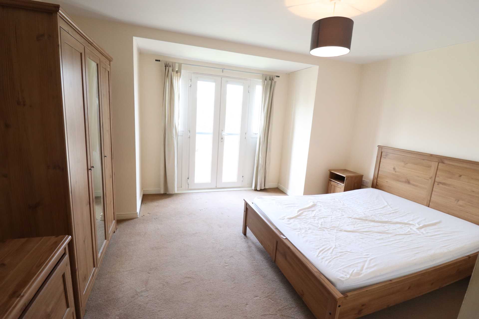 Hawkes Close, Slough, Image 5