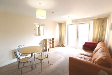 Hawkes Close, Slough, Image 2