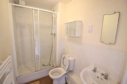 Hawkes Close, Slough, Image 8
