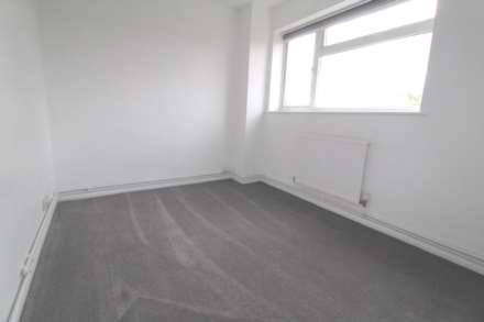 Cedar Court, High Wycombe, Image 5