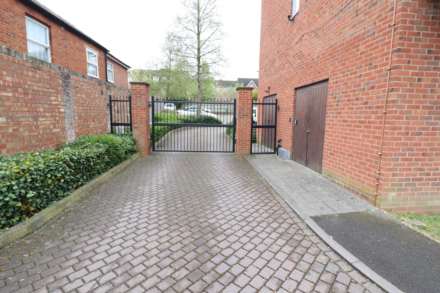 Lindsay Court, High Wycombe, Image 10