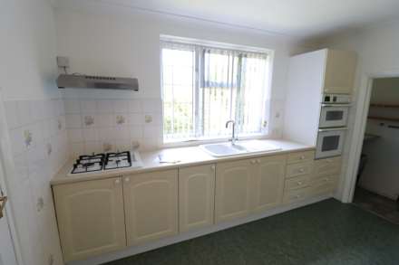 School Close, High Wycombe, Image 11