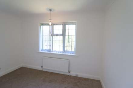 School Close, High Wycombe, Image 16