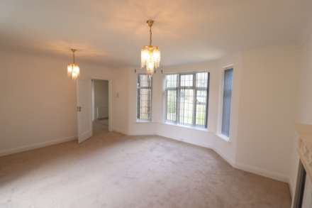 School Close, High Wycombe, Image 7