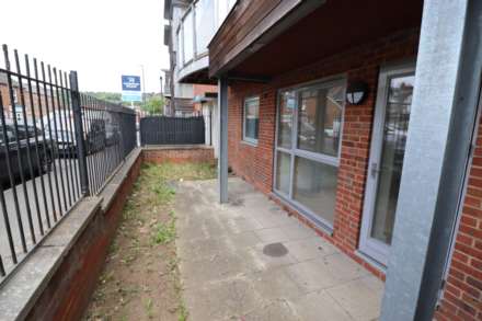 Lindsay Court, Lindsay Avenue, Image 6