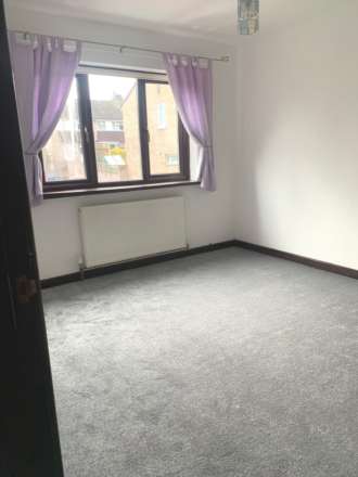 Willow Court, Bassetsbury Lane, Image 6
