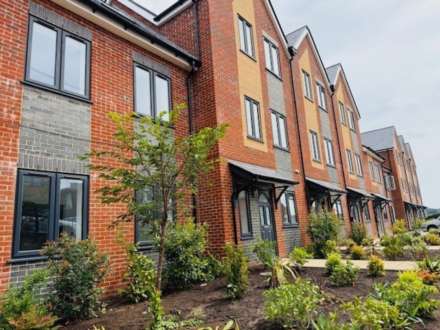 4 Bedroom Town House, Ogilvie Road, High Wycombe