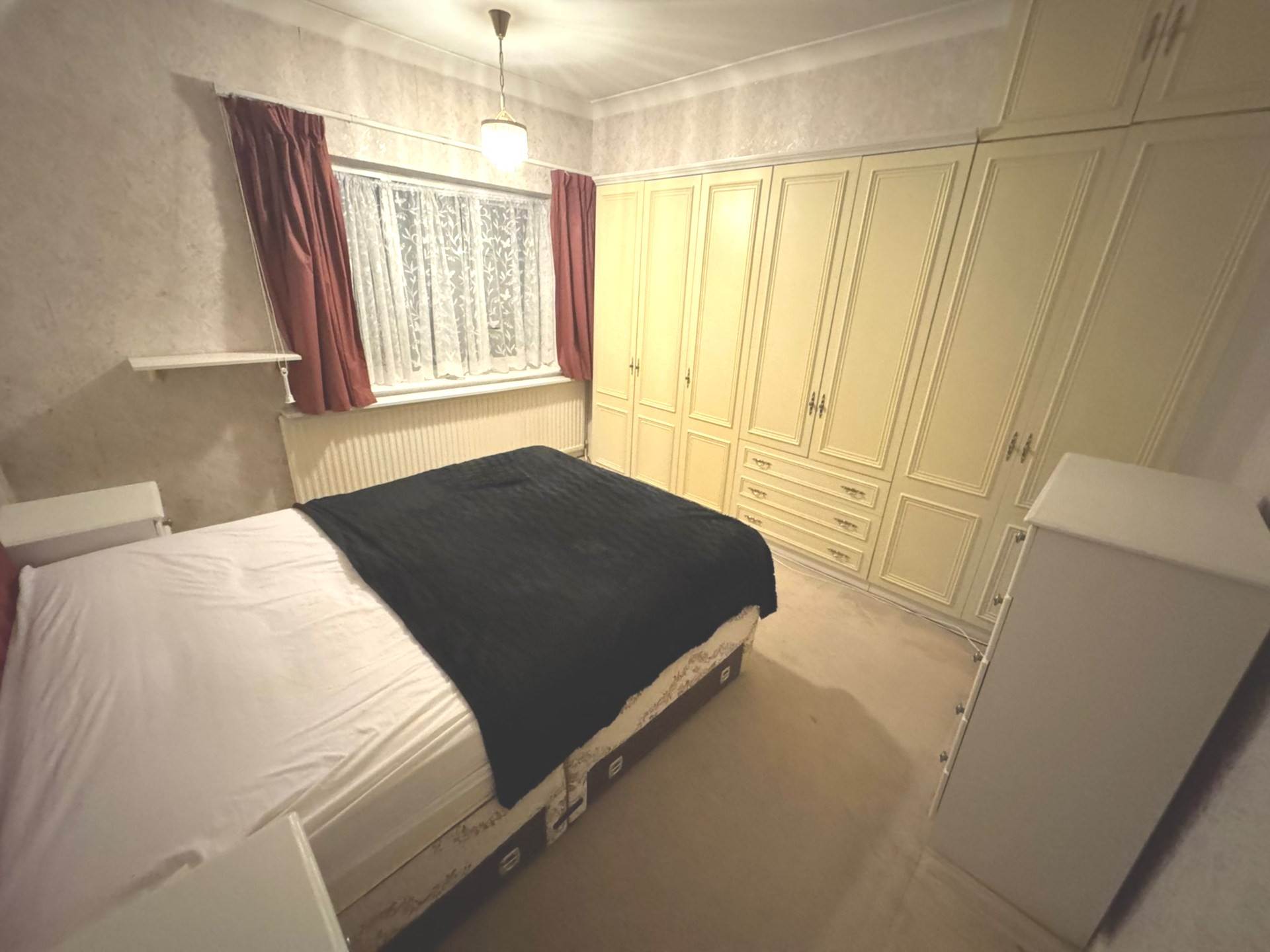 Stoke Poges Lane, Slough, Image 7