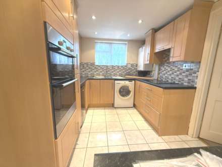 Stoke Poges Lane, Slough, Image 1