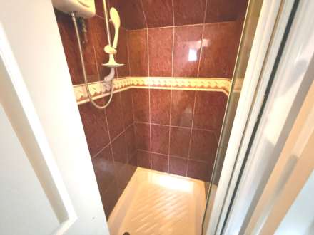 Stoke Poges Lane, Slough, Image 10