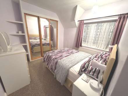 Stoke Poges Lane, Slough, Image 11