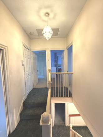 Stoke Poges Lane, Slough, Image 8