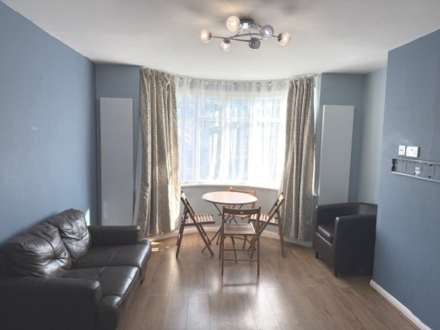 Whiteland Road, High Wycombe, Image 1