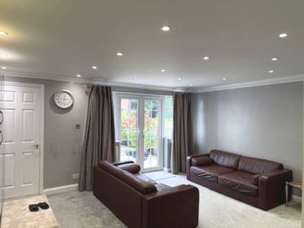 5 Bedroom Semi-Detached, Adelaide Road, High Wycombe