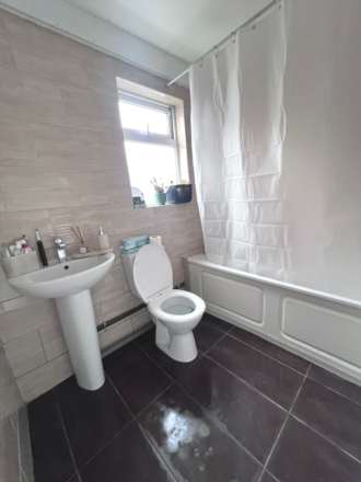 Baylis Road, Slough, Image 12