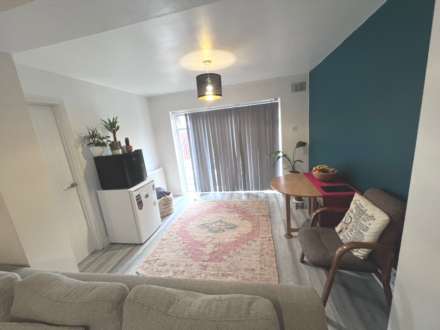 Baylis Road, Slough, Image 3