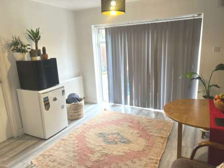 Baylis Road, Slough, Image 4