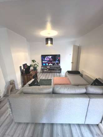 Baylis Road, Slough, Image 8