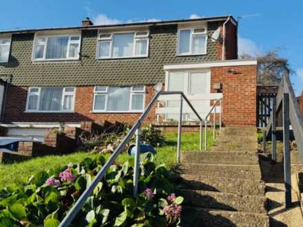 3 Bedroom Semi-Detached, Chairborough Road, High Wycombe