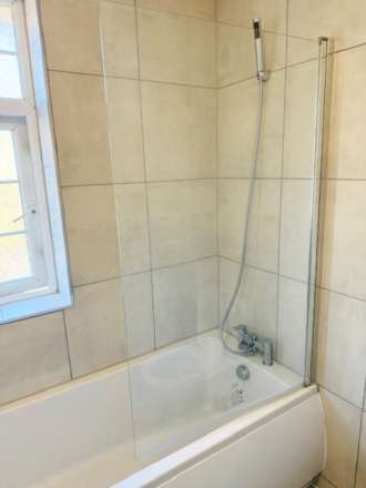 Chairborough Road, High Wycombe, Image 8